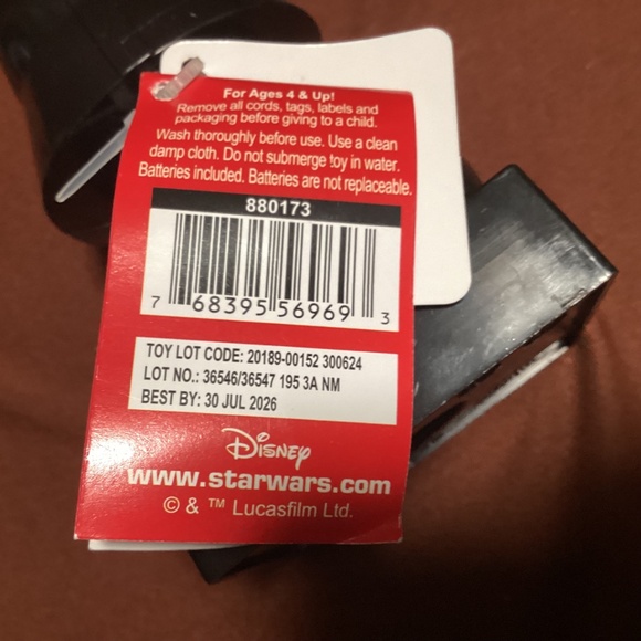 Star Wars Dart Vader Dispenser With Candy Pieces NEW - Picture 9 of 10